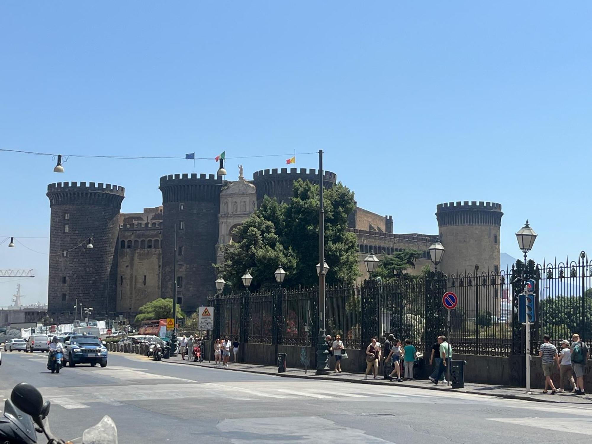 Casetta Piazza Plebiscito Neapel Exteriör bild