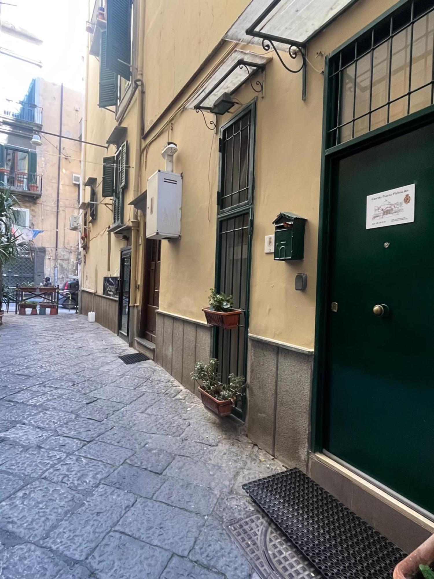 Casetta Piazza Plebiscito Neapel Exteriör bild